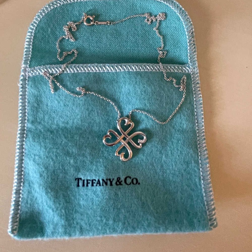 Toffany & Company Paloma Picasso®
Loving Heart Pendant